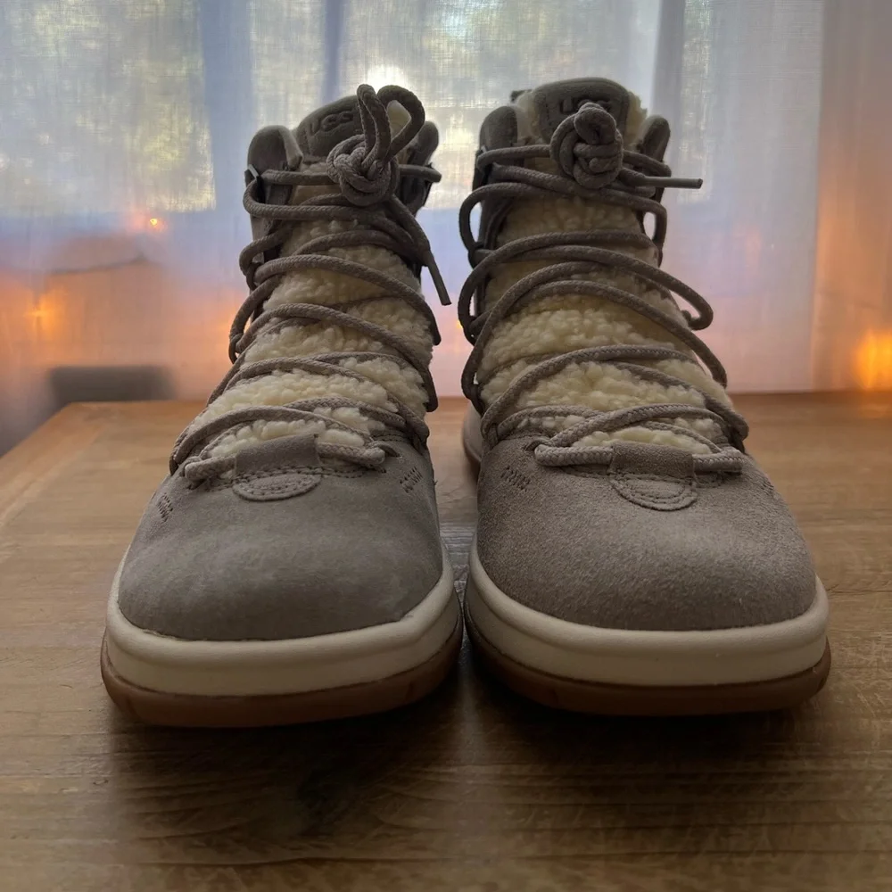 UGG nwob small